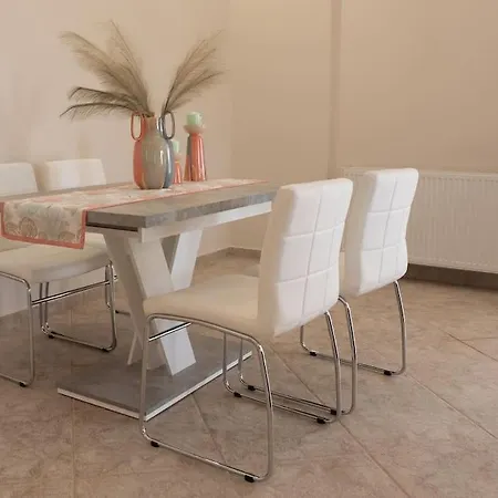 Serenity Selianítika